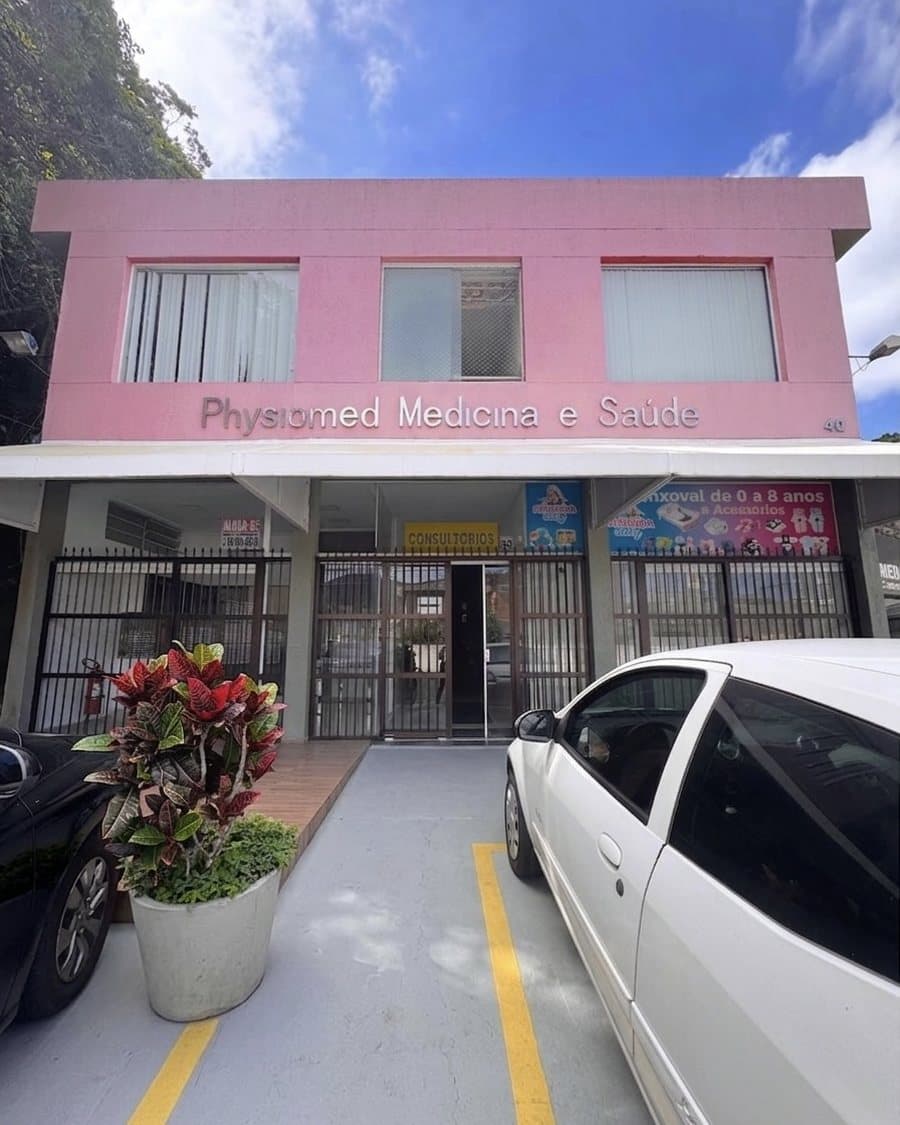 Fachada da clínica no Guarujá